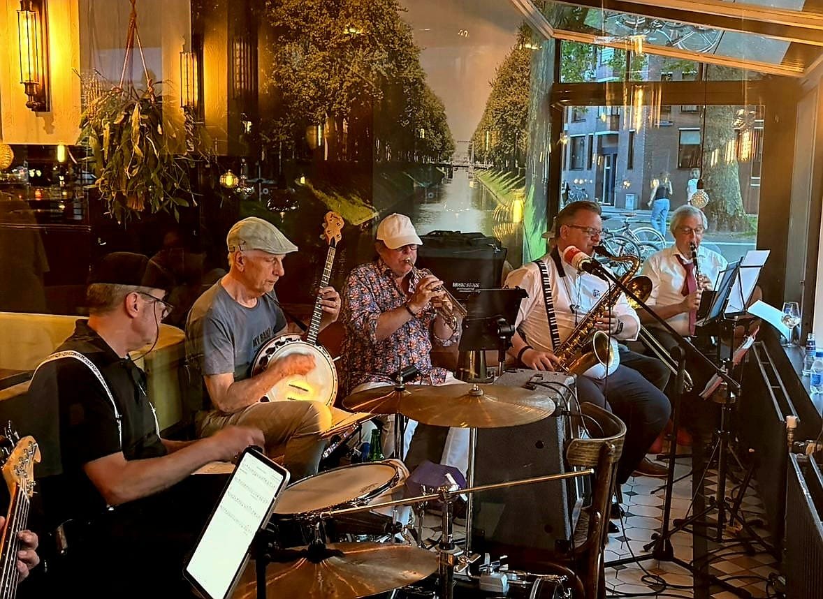 Black Cherries Dixieland Band Bar Bodega De Unie