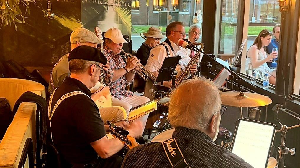 Black Cherries Dixieland Band Bar Bodega De Unie