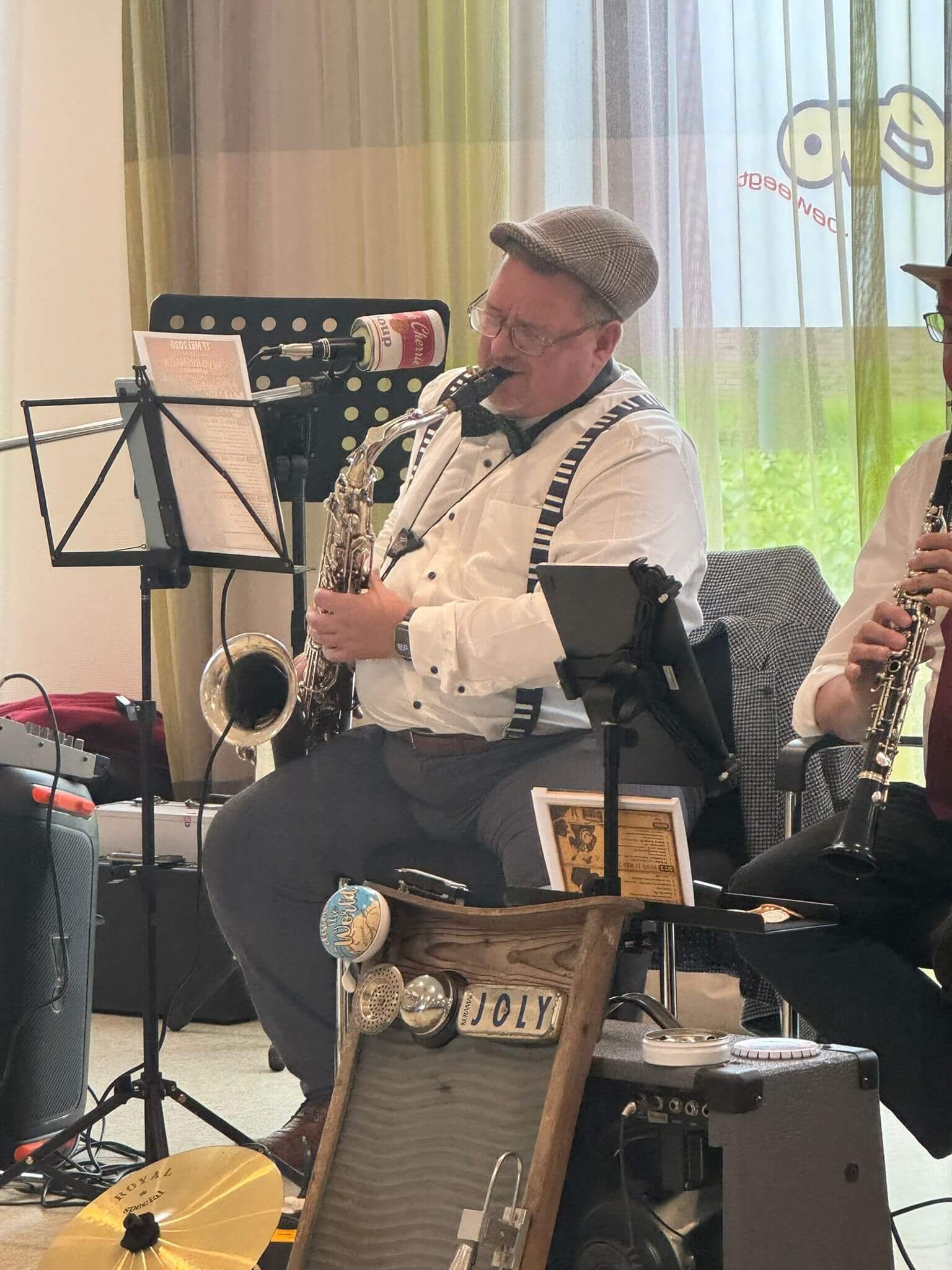Albert Westerlaken – tenorsaxofoon en zang Black Cherries Dixieland Band